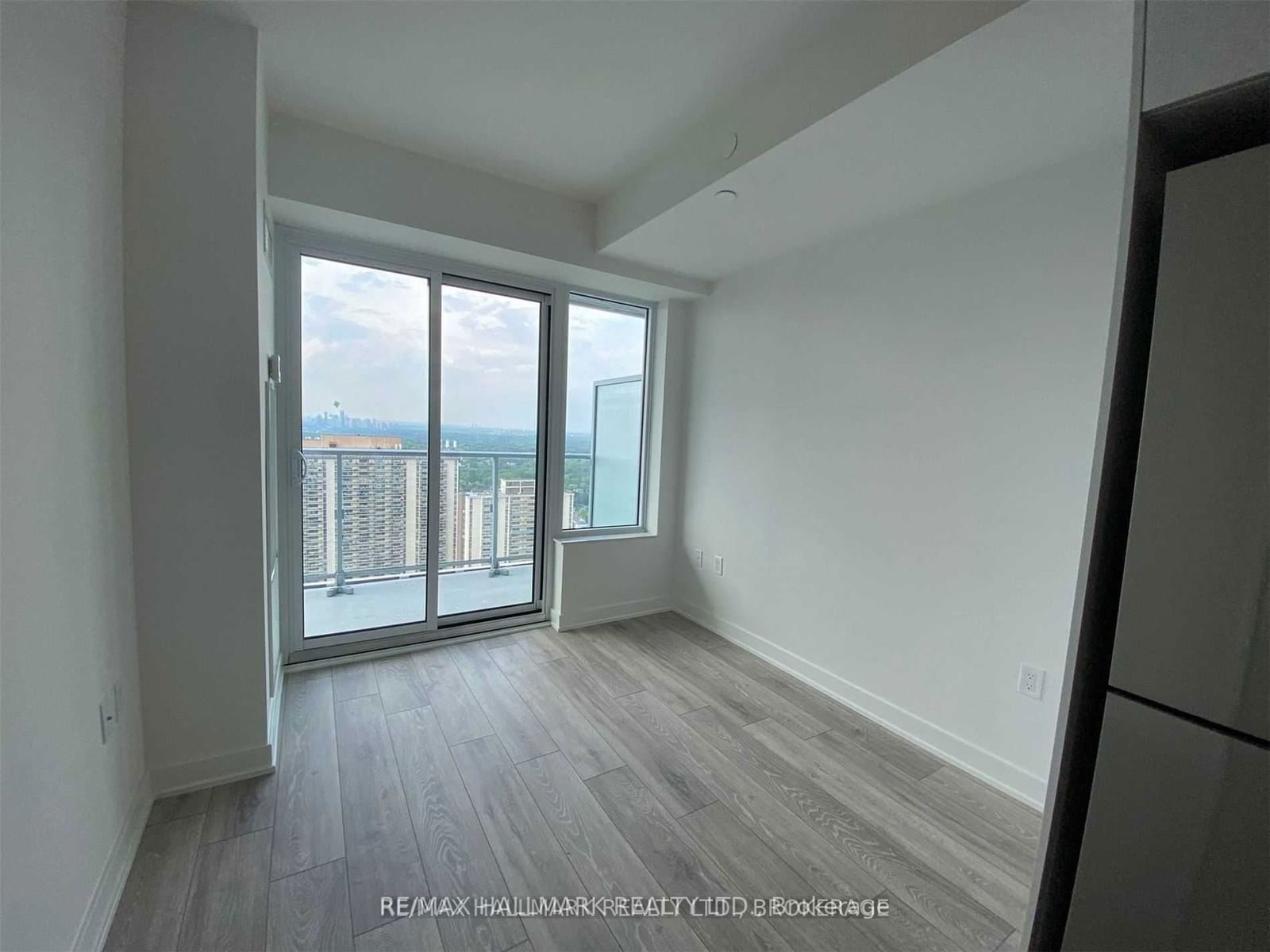 99 Broadway Ave, unit 3301 Nt for rent - image #8