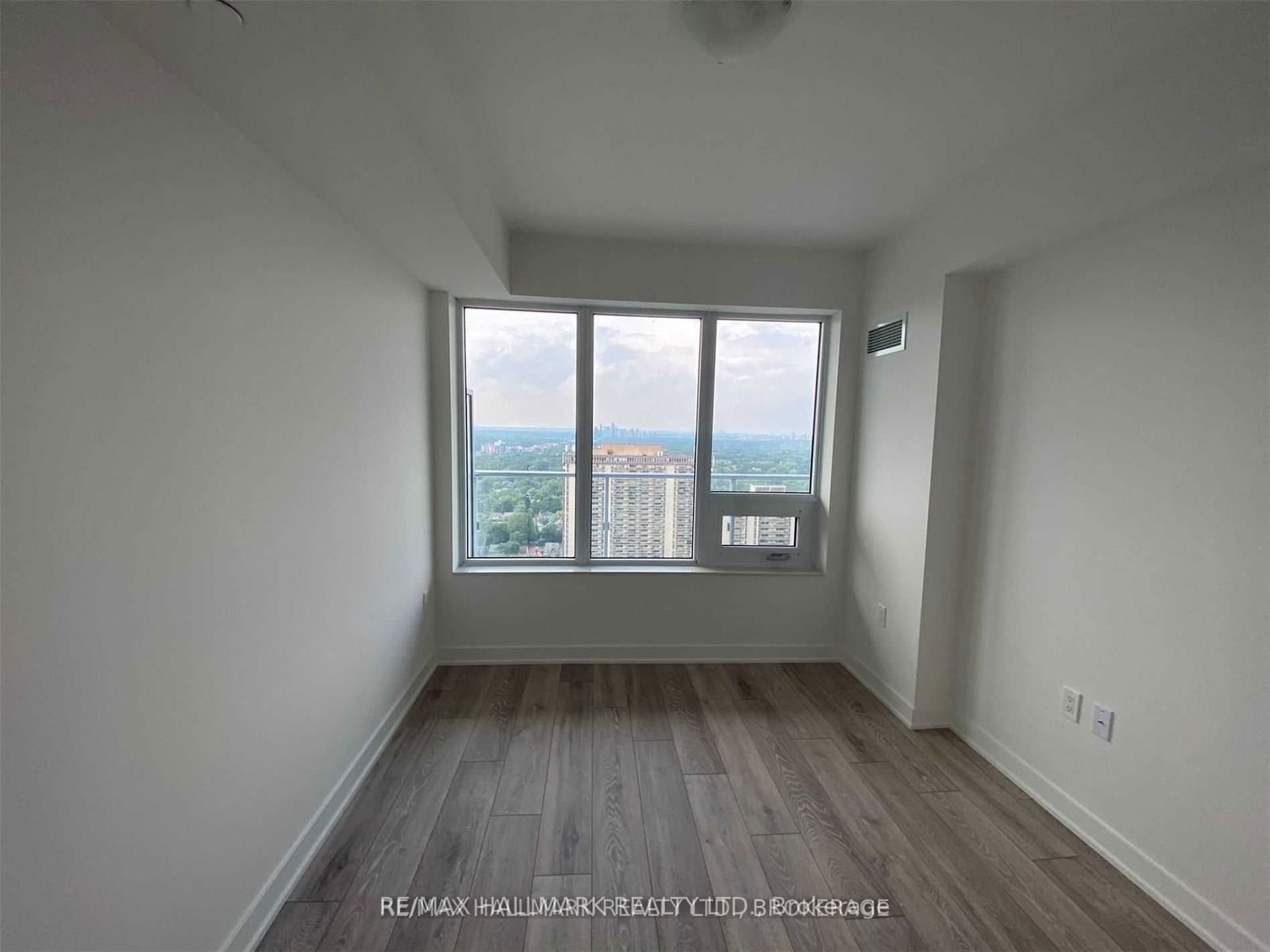 99 Broadway Ave, unit 3301 Nt for rent - image #9