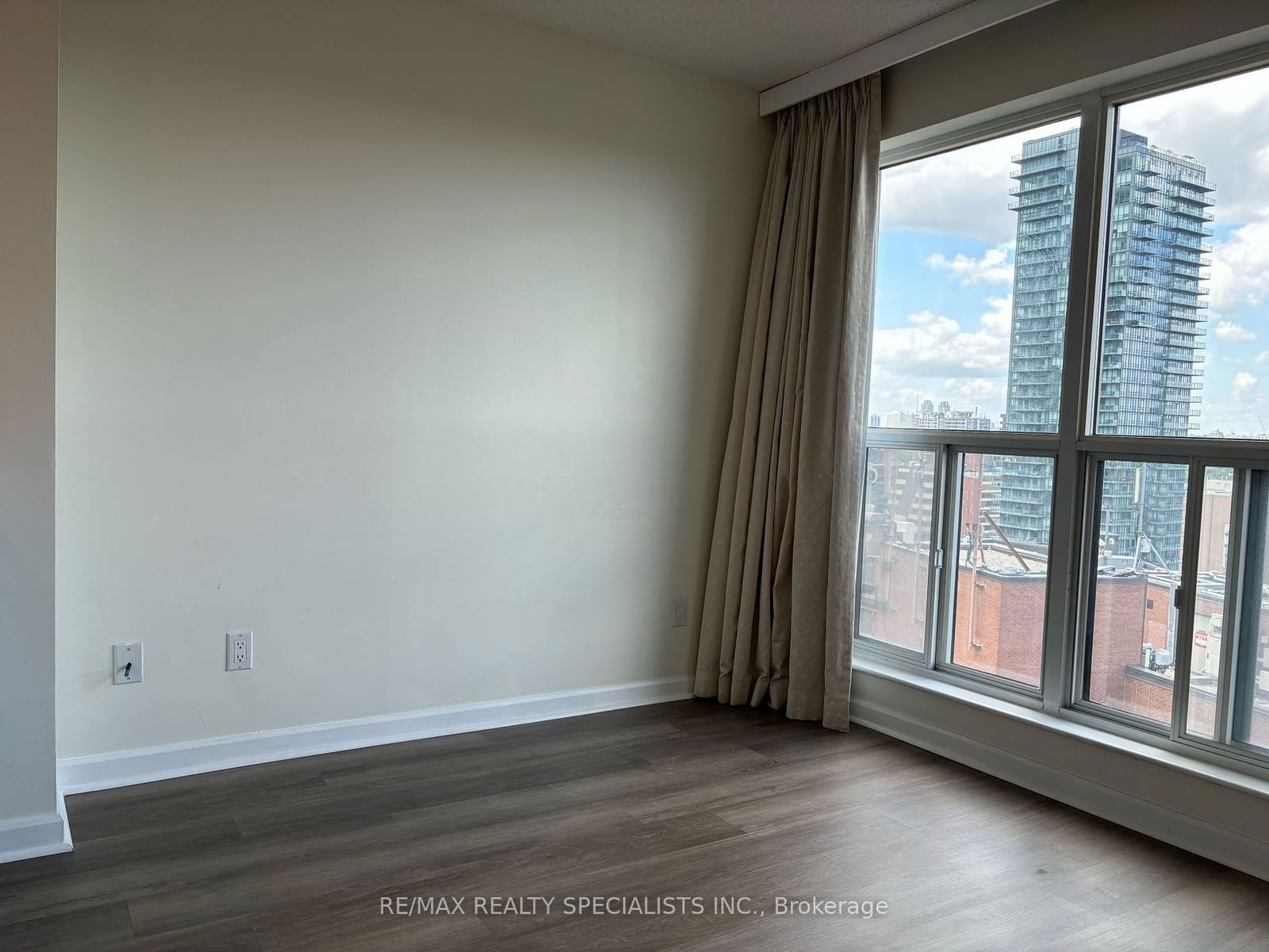 8 Park Rd, unit 2203 for rent - image #5