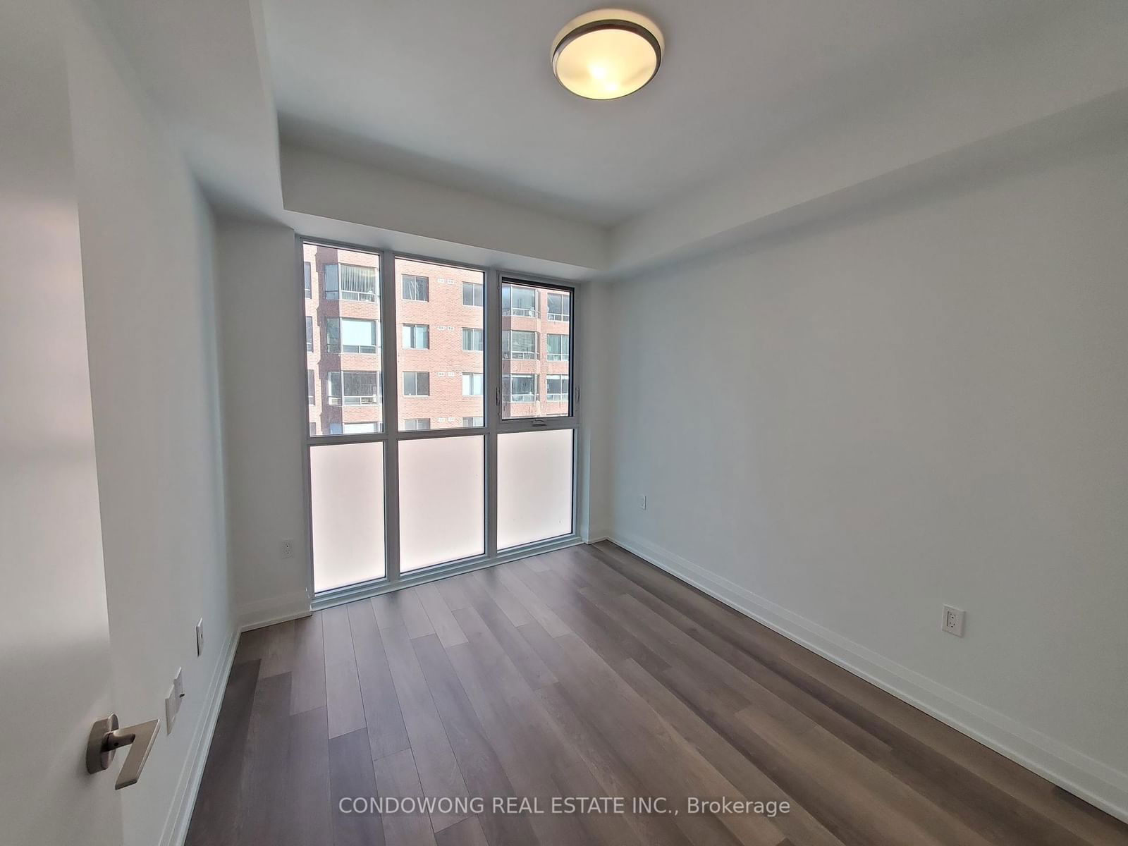 77 Mutual St, unit 709 for rent - image #5