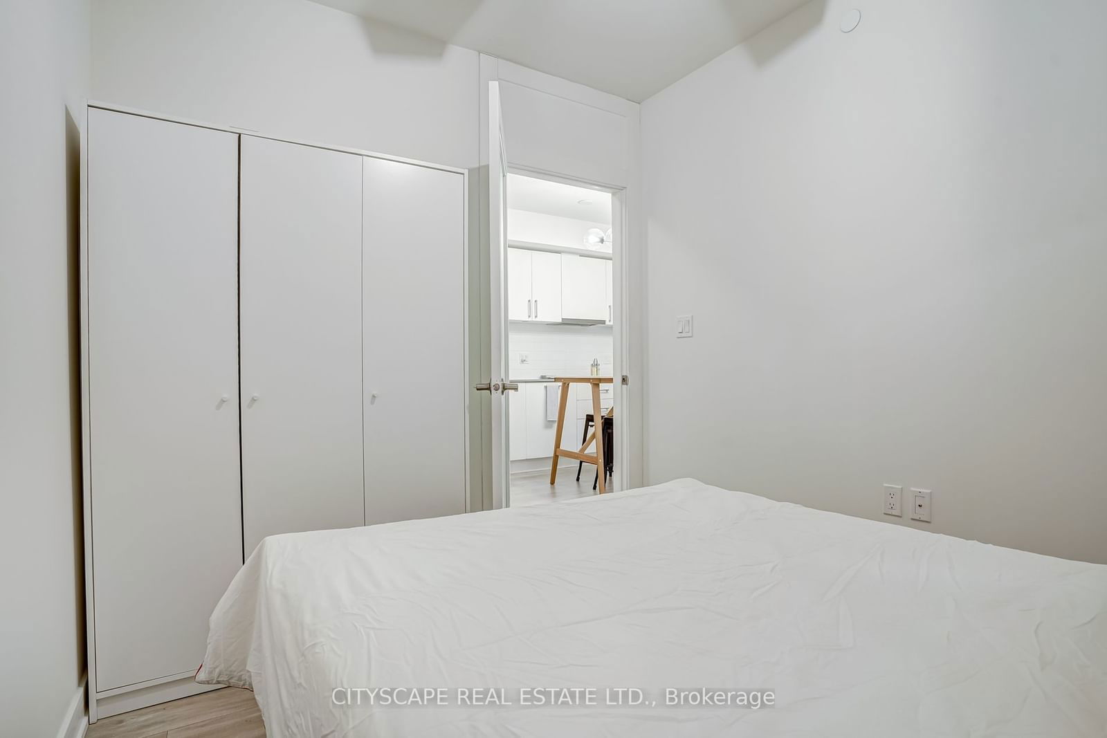 27 Bathurst St, unit 416 for rent - image #17