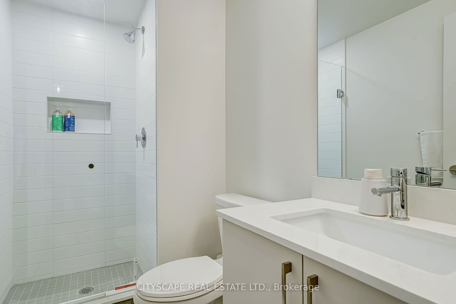 27 Bathurst St, unit 416 for rent - image #22