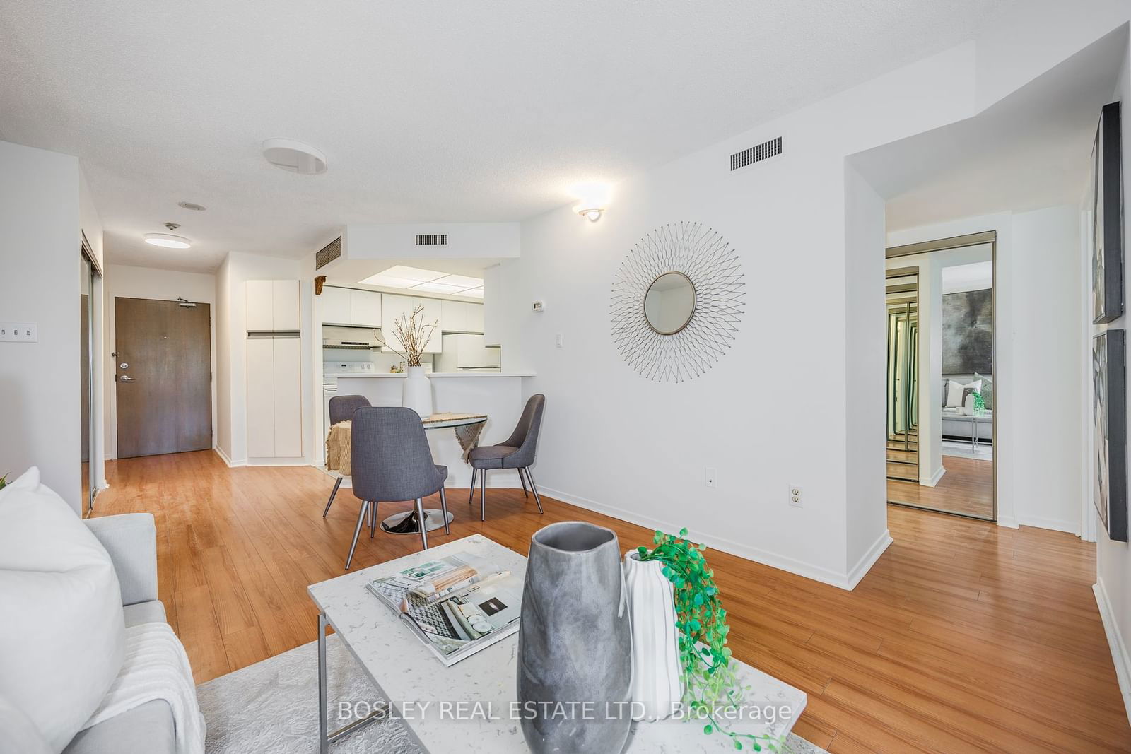 1001 Bay St, unit 901 for sale - image #13