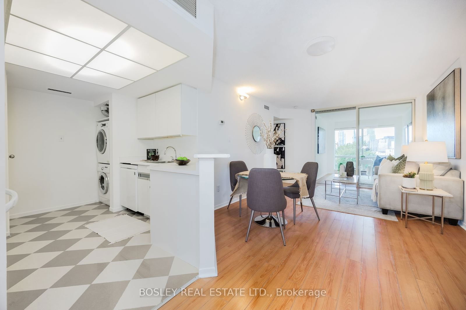 1001 Bay St, unit 901 for sale - image #16