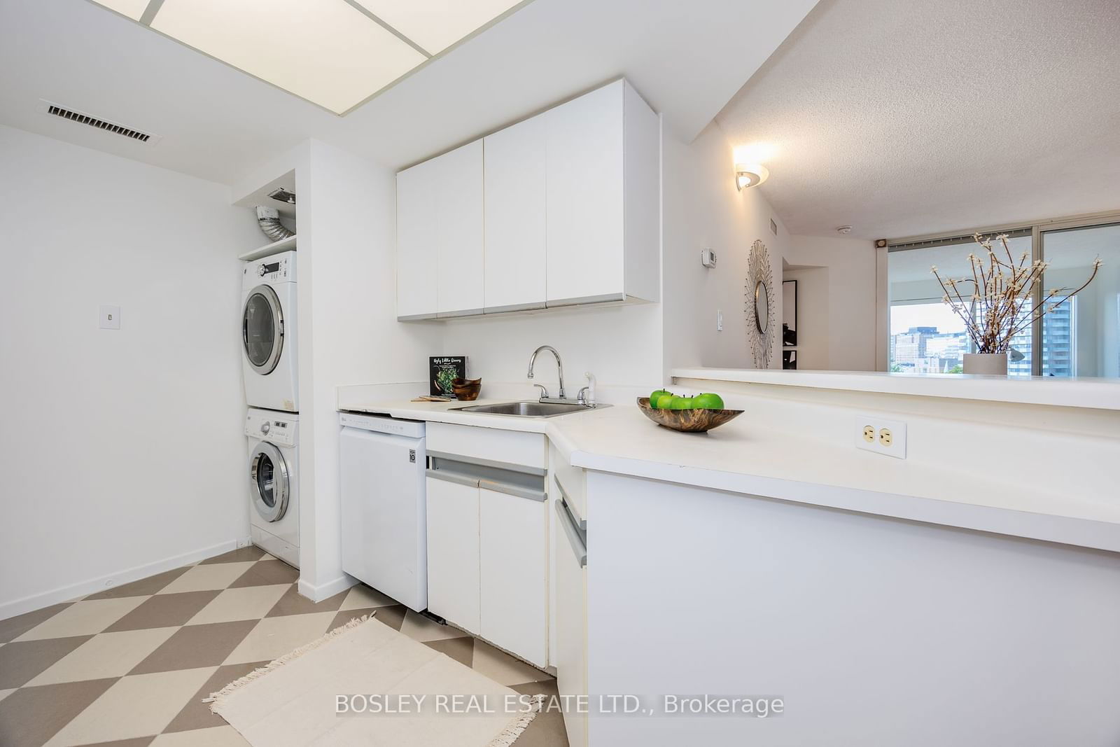 1001 Bay St, unit 901 for sale - image #18