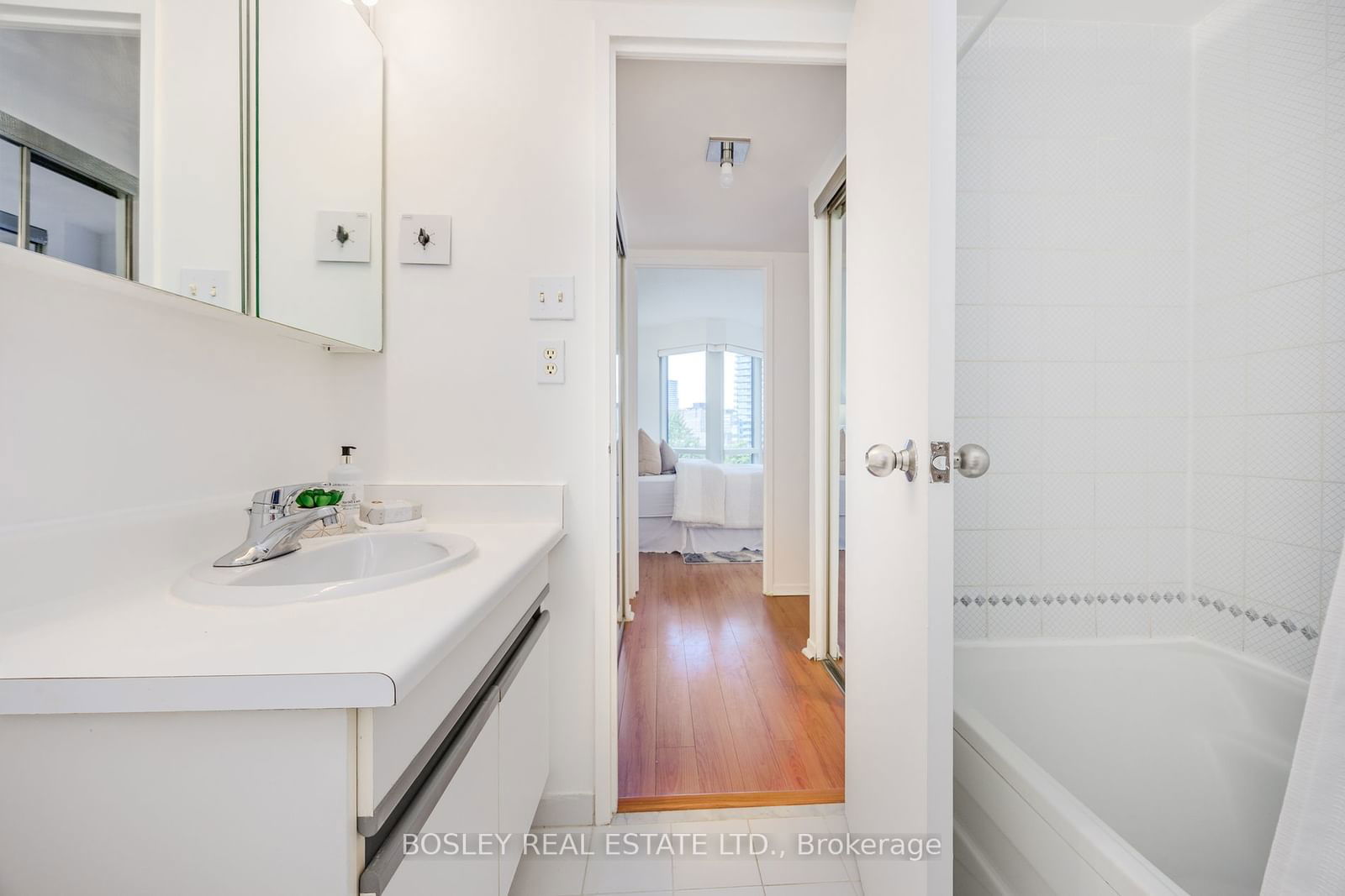 1001 Bay St, unit 901 for sale - image #22