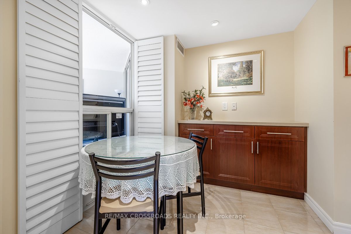 10 Kenneth Ave, unit 1203 for sale - image #19