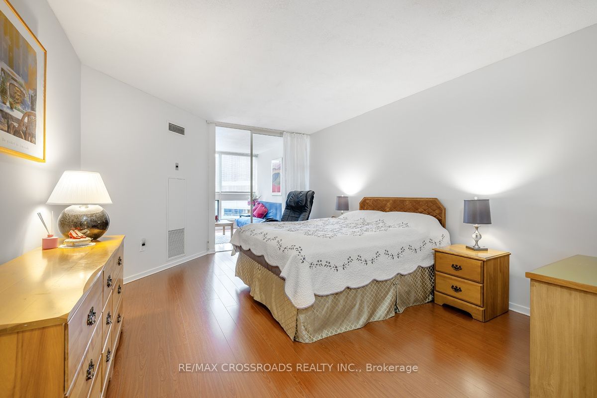 10 Kenneth Ave, unit 1203 for sale - image #22