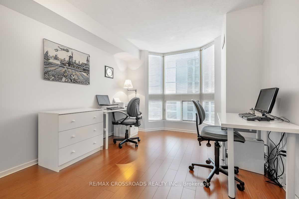 10 Kenneth Ave, unit 1203 for sale