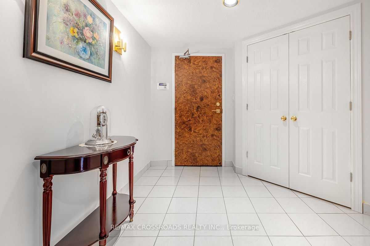 10 Kenneth Ave, unit 1203 for sale - image #3