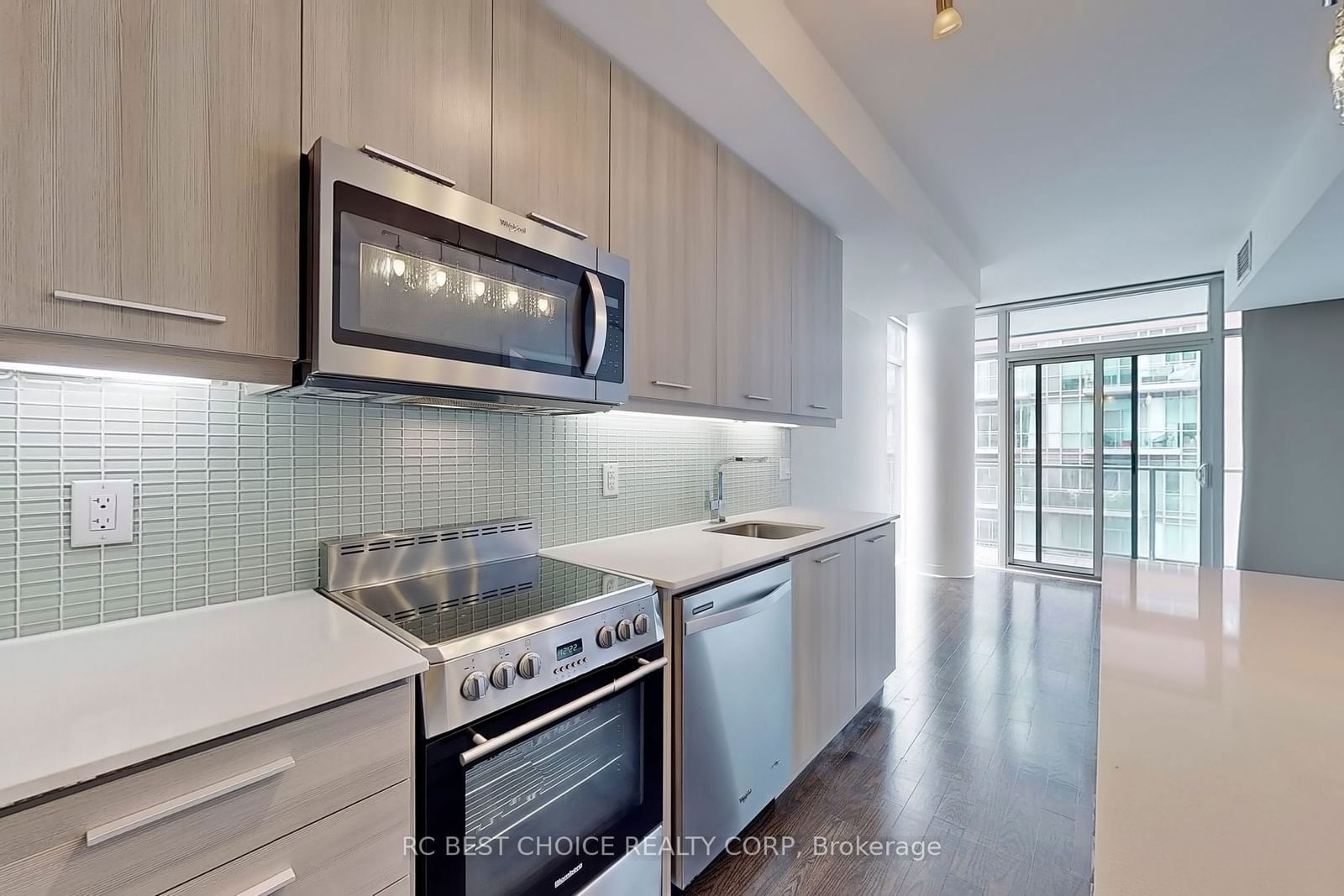 105 George St, unit 411 for sale