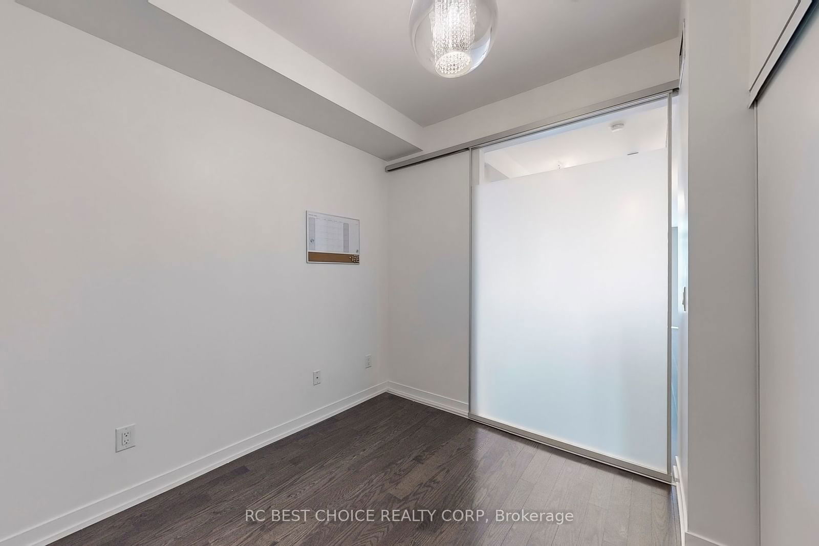 105 George St, unit 411 for sale - image #22