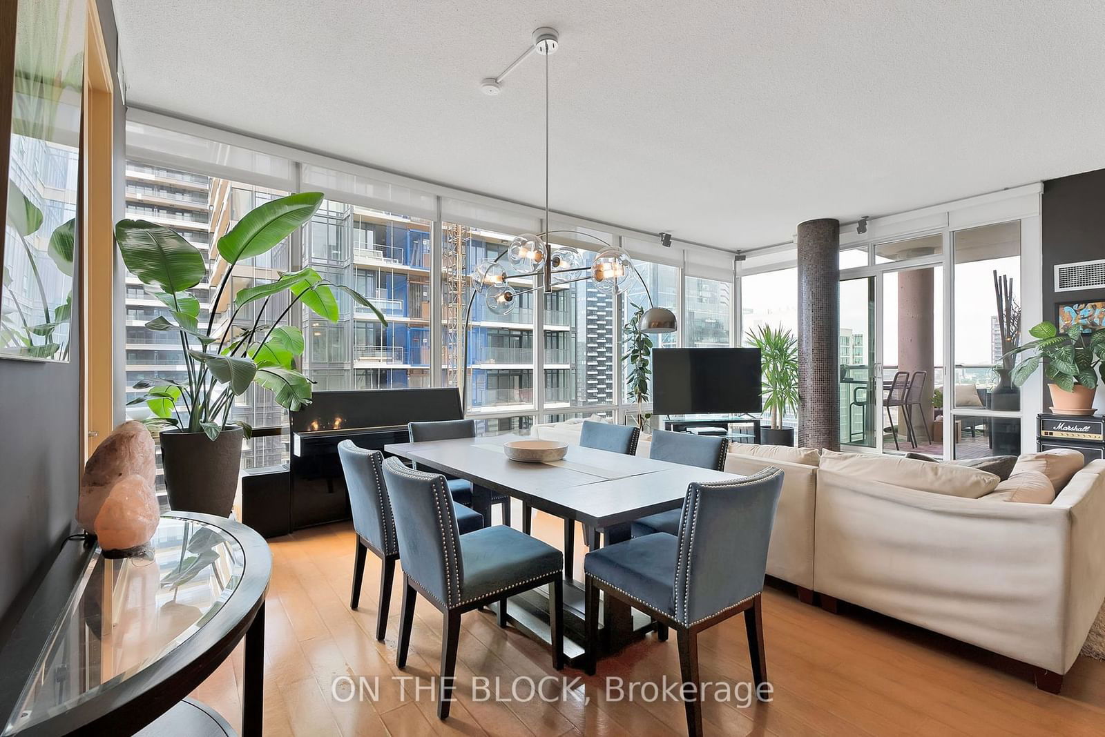 81 Navy Wharf Crt, unit 3803 for sale