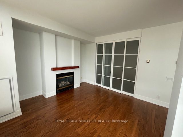 500 Queens Quay W, unit 807E for rent