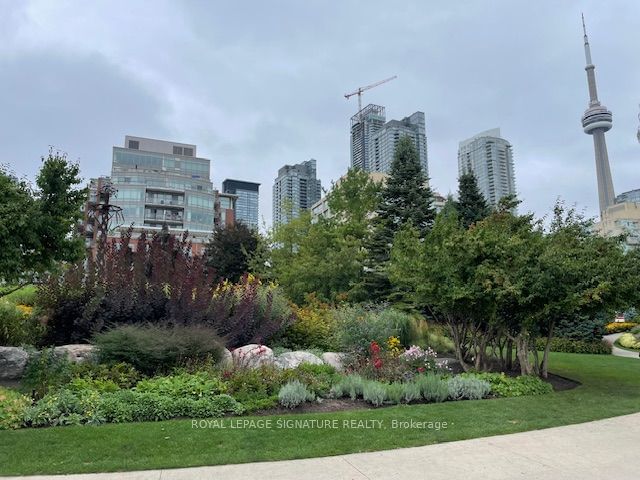 500 Queens Quay W, unit 807E for rent