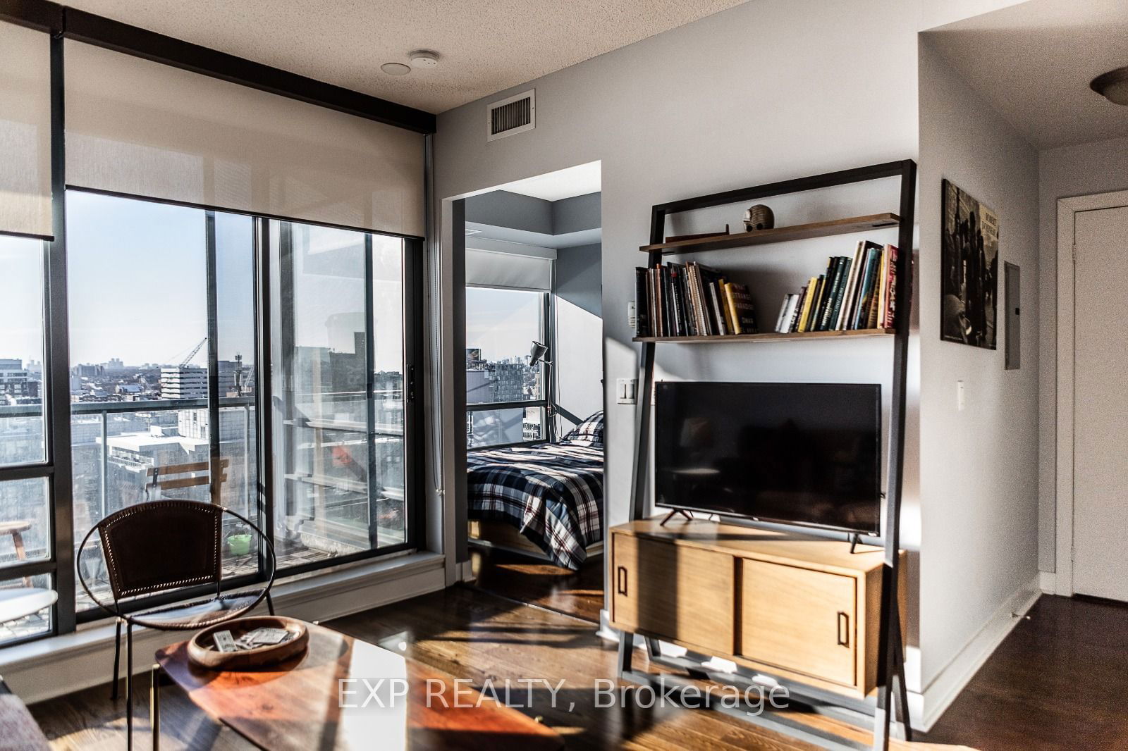 438 King St W, unit 1706 for rent - image #1