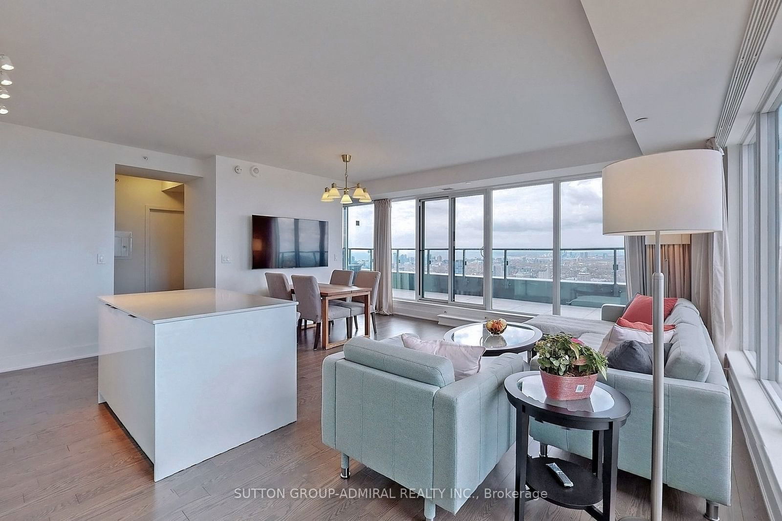 955 Bay St, unit 3906 for rent - image #7