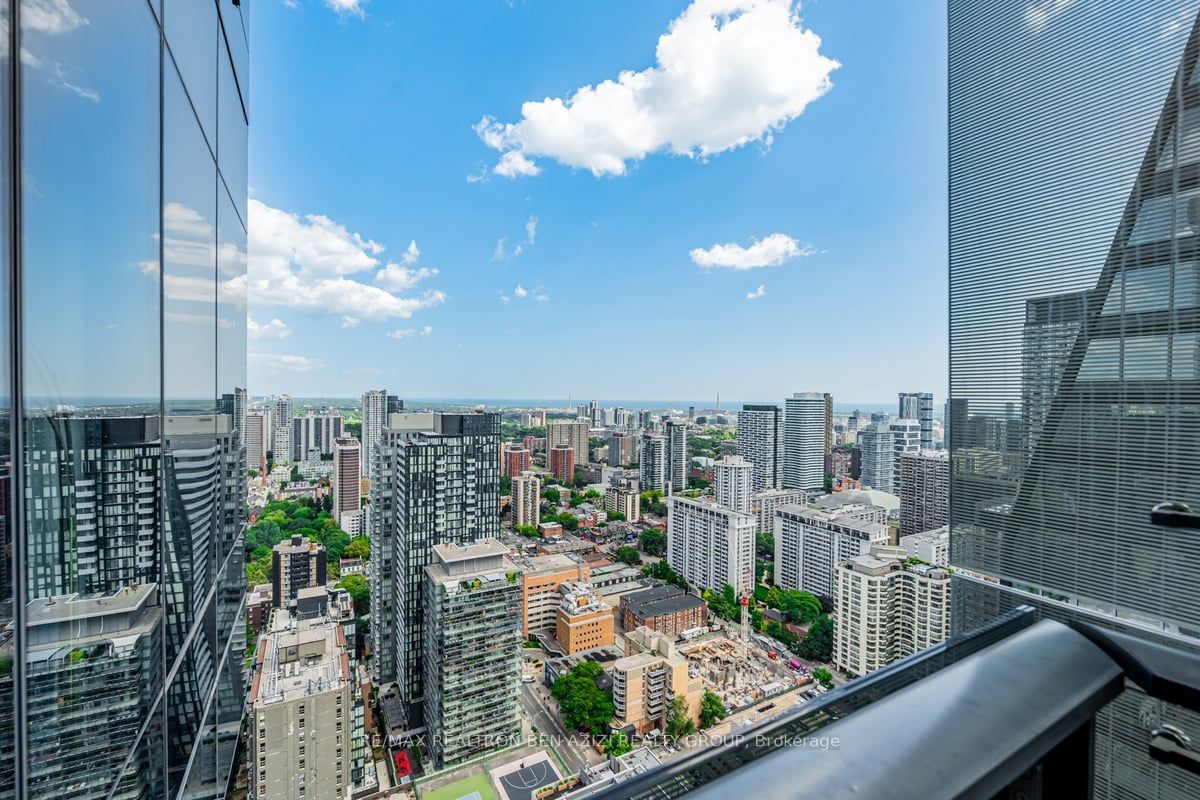 5 St Joseph St, unit 3902 for sale