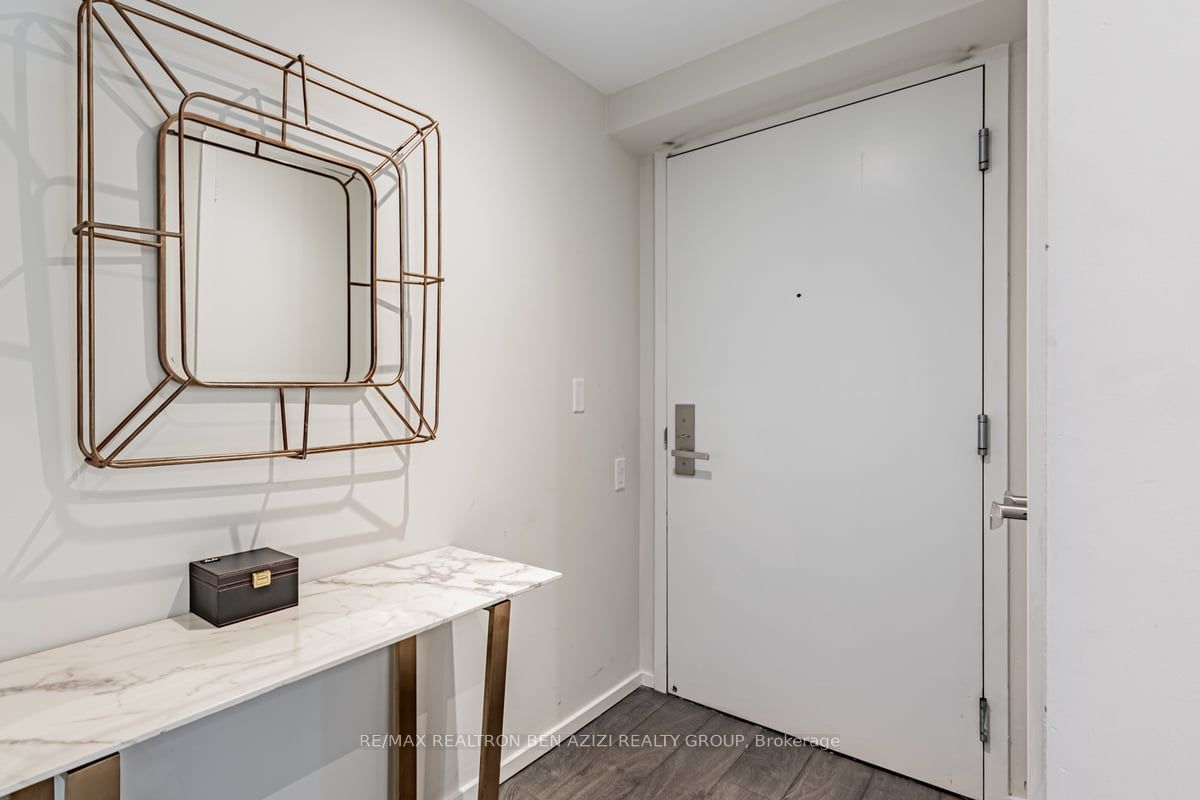 5 St Joseph St, unit 3902 for sale - image #2