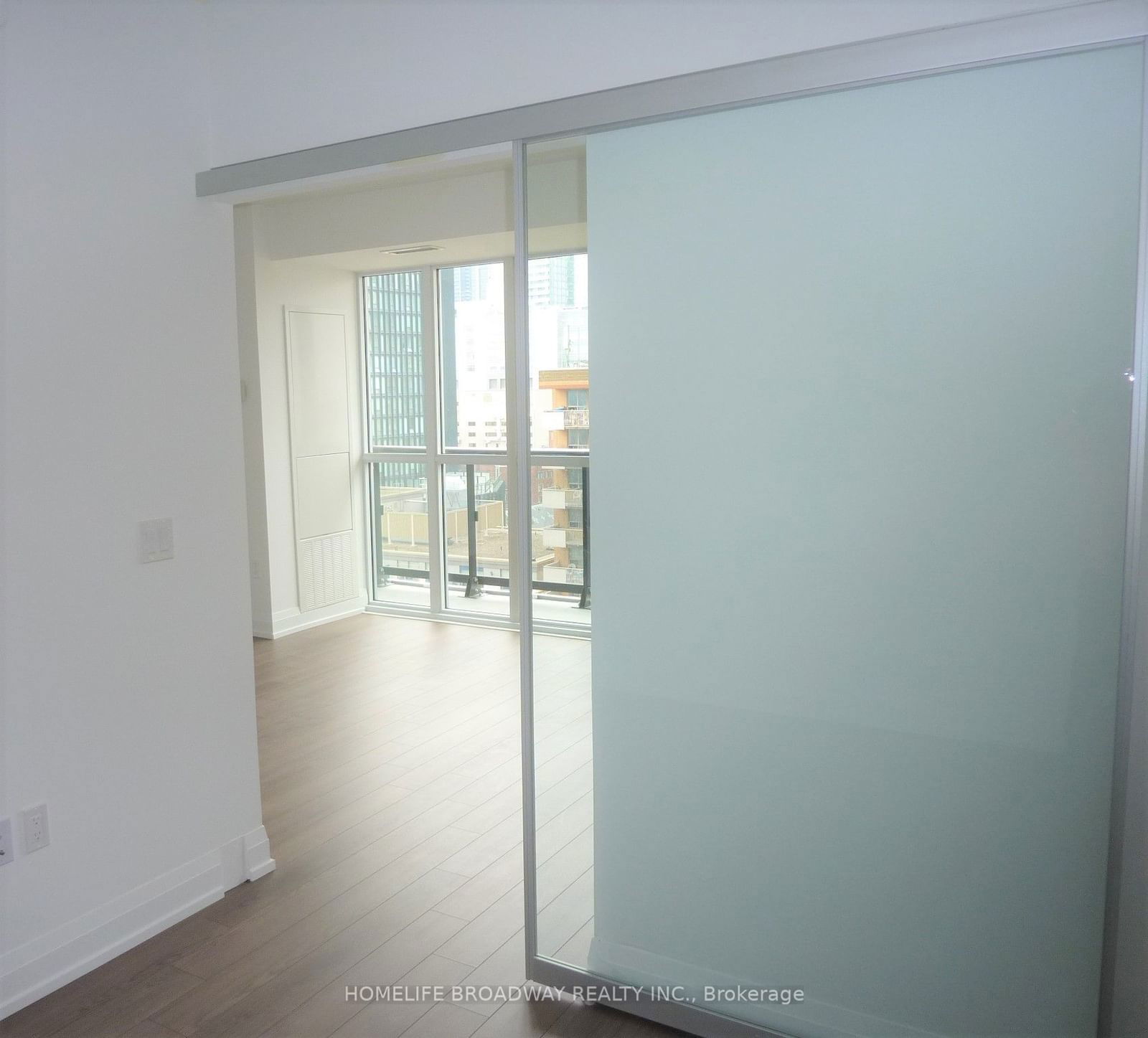 77 Mutual St, unit 1605 for rent - image #3