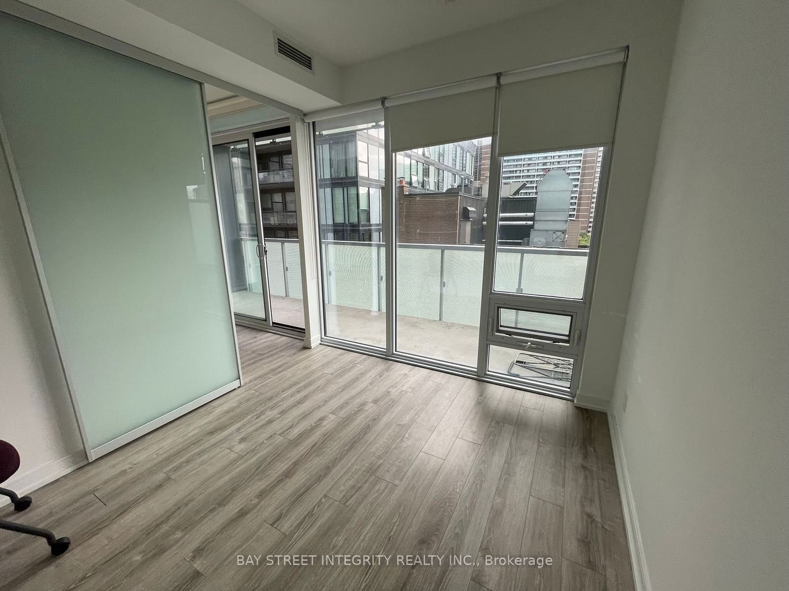 28 Wellesley St E, unit 809bed for rent - image #7