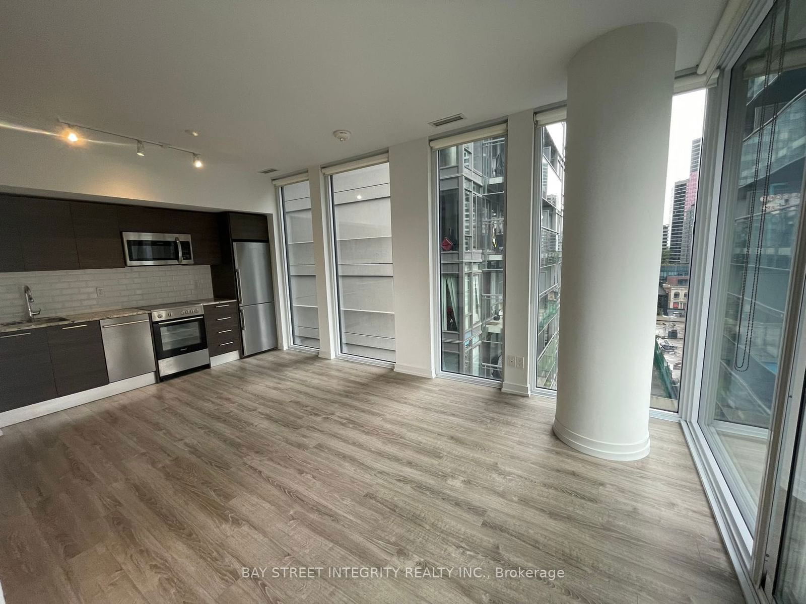 28 Wellesley St E, unit 809bed for rent - image #8