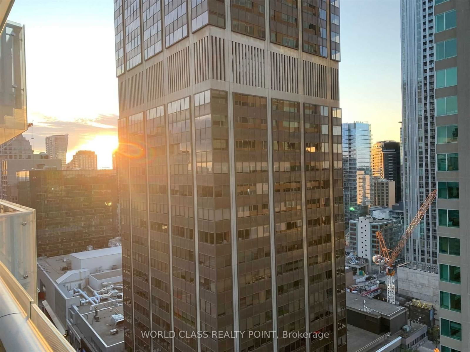 1 Bloor St E, unit 1511 for rent