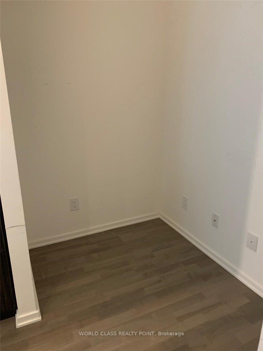 1 Bloor St E, unit 1511 for rent