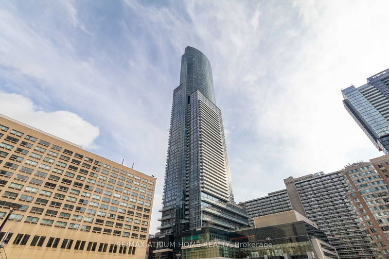 386 Yonge St, unit 5112 for rent