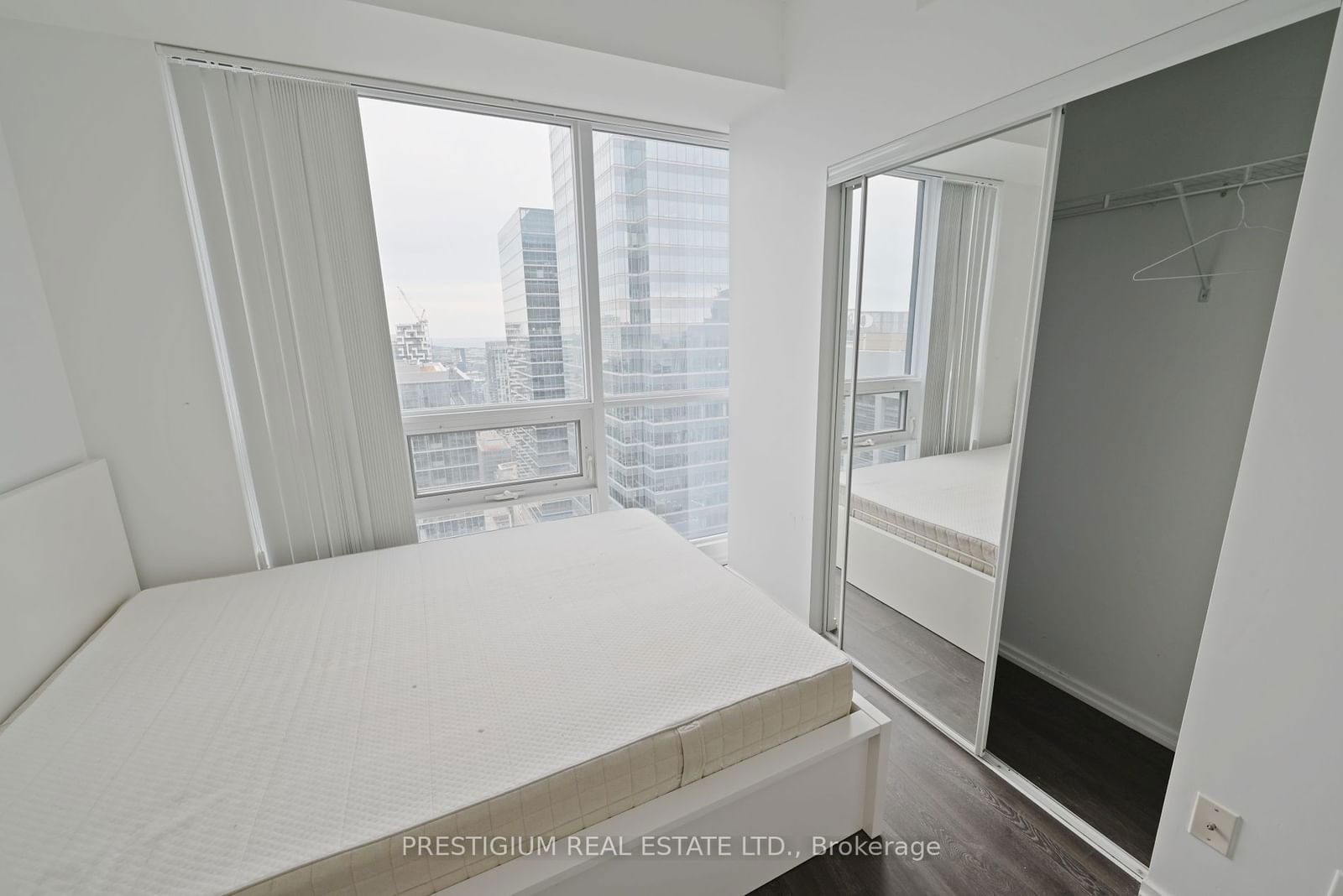 70 Temperance St, unit 4906 for rent - image #4