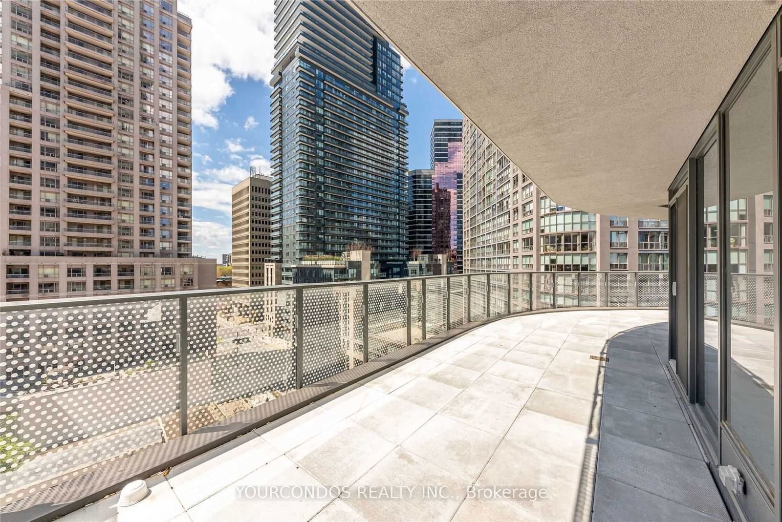 11 Wellesley St W, unit 611 for rent - image #20