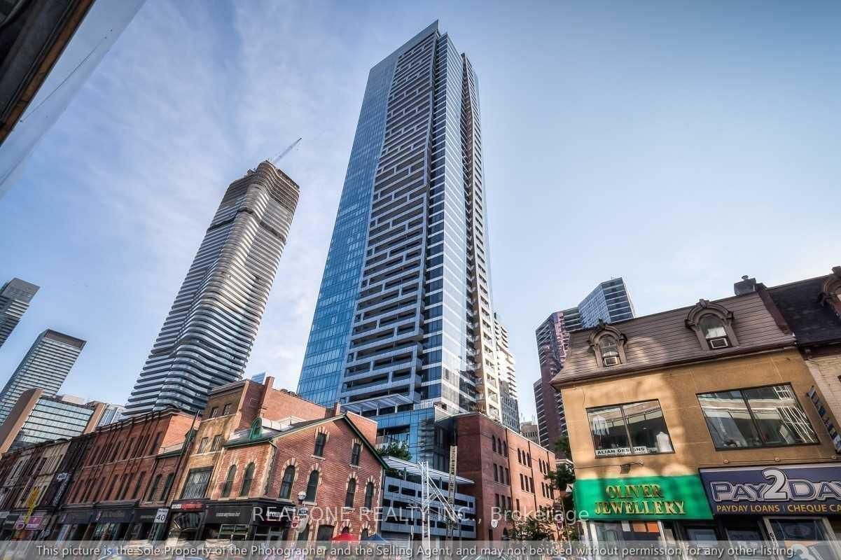 5 St Joseph St, unit 1404 for rent