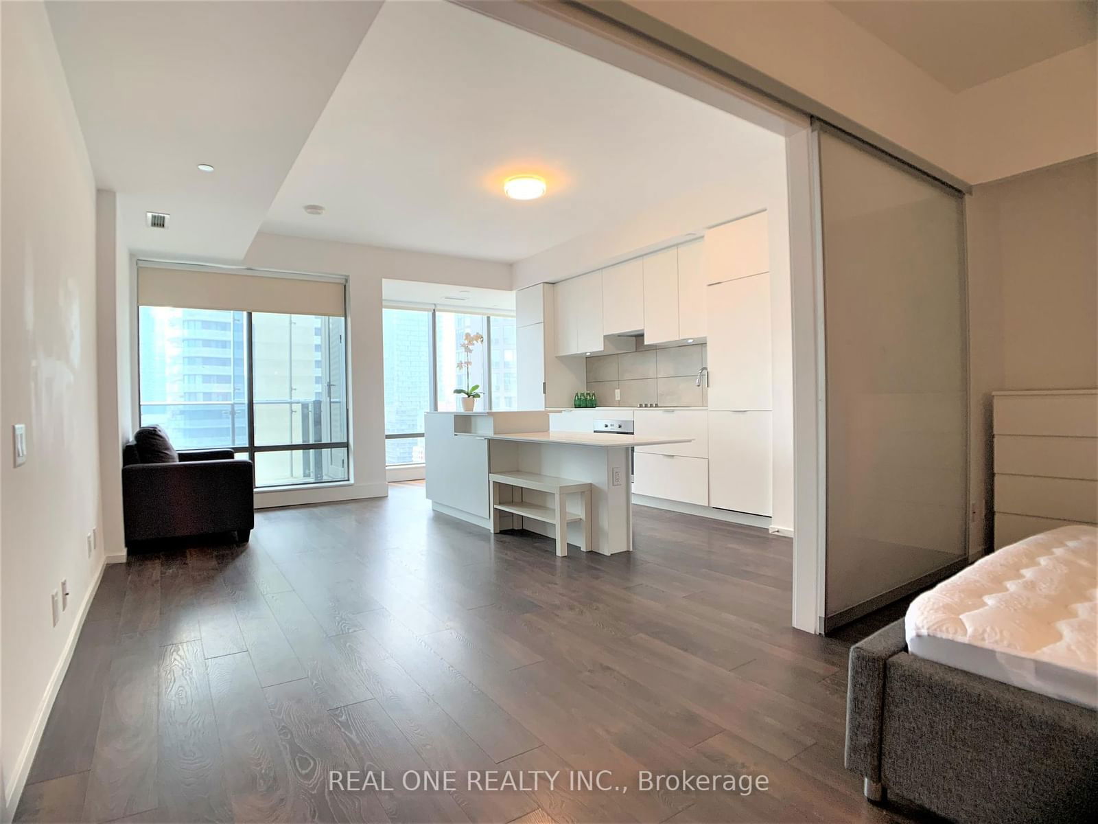 5 St Joseph St, unit 1404 for rent