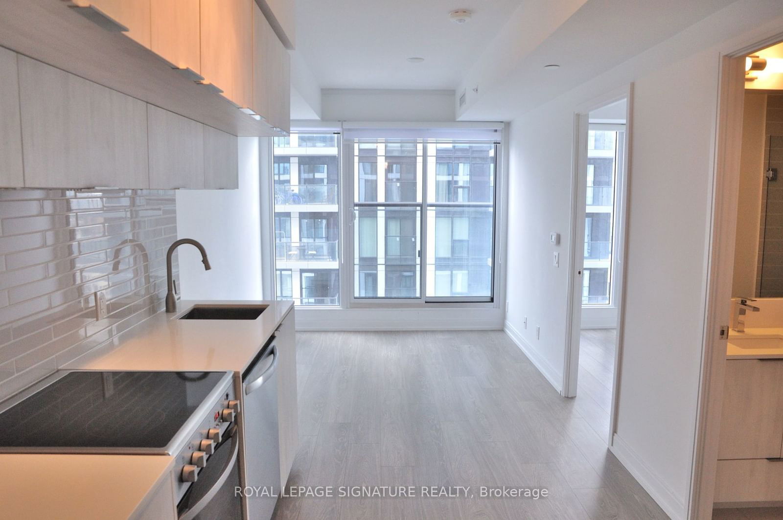 181 Dundas St E, unit 601 for rent - image #2