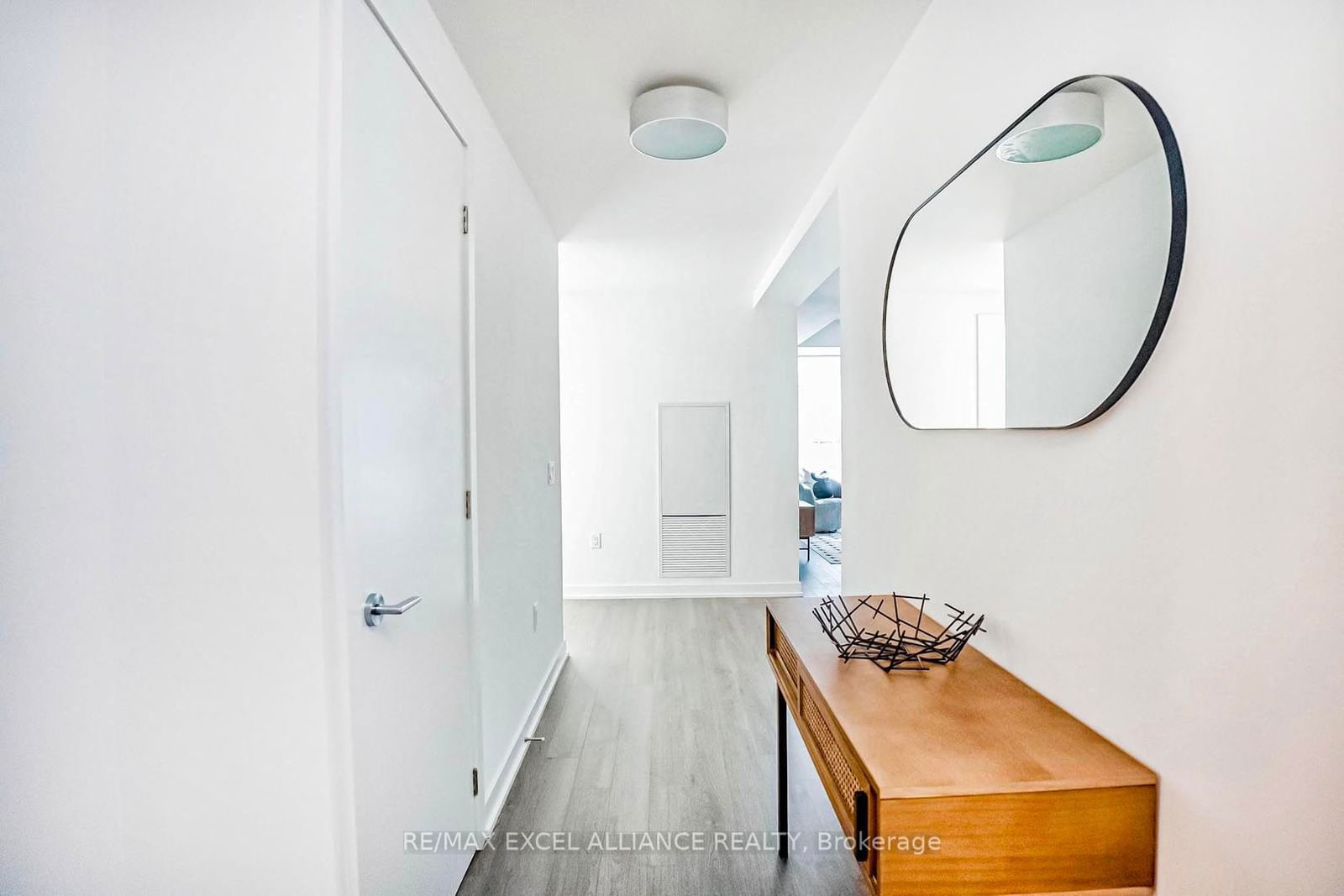 357 King St W, unit 809 for sale - image #5