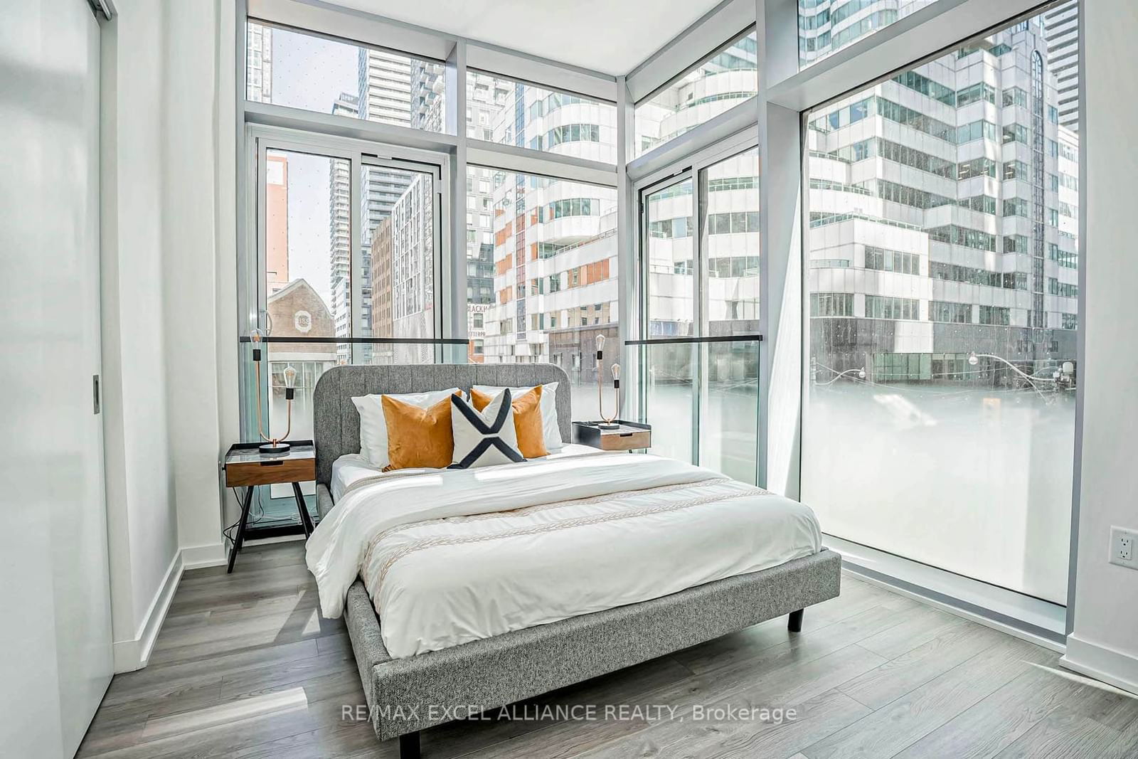 357 King St W, unit 202 for sale - image #21