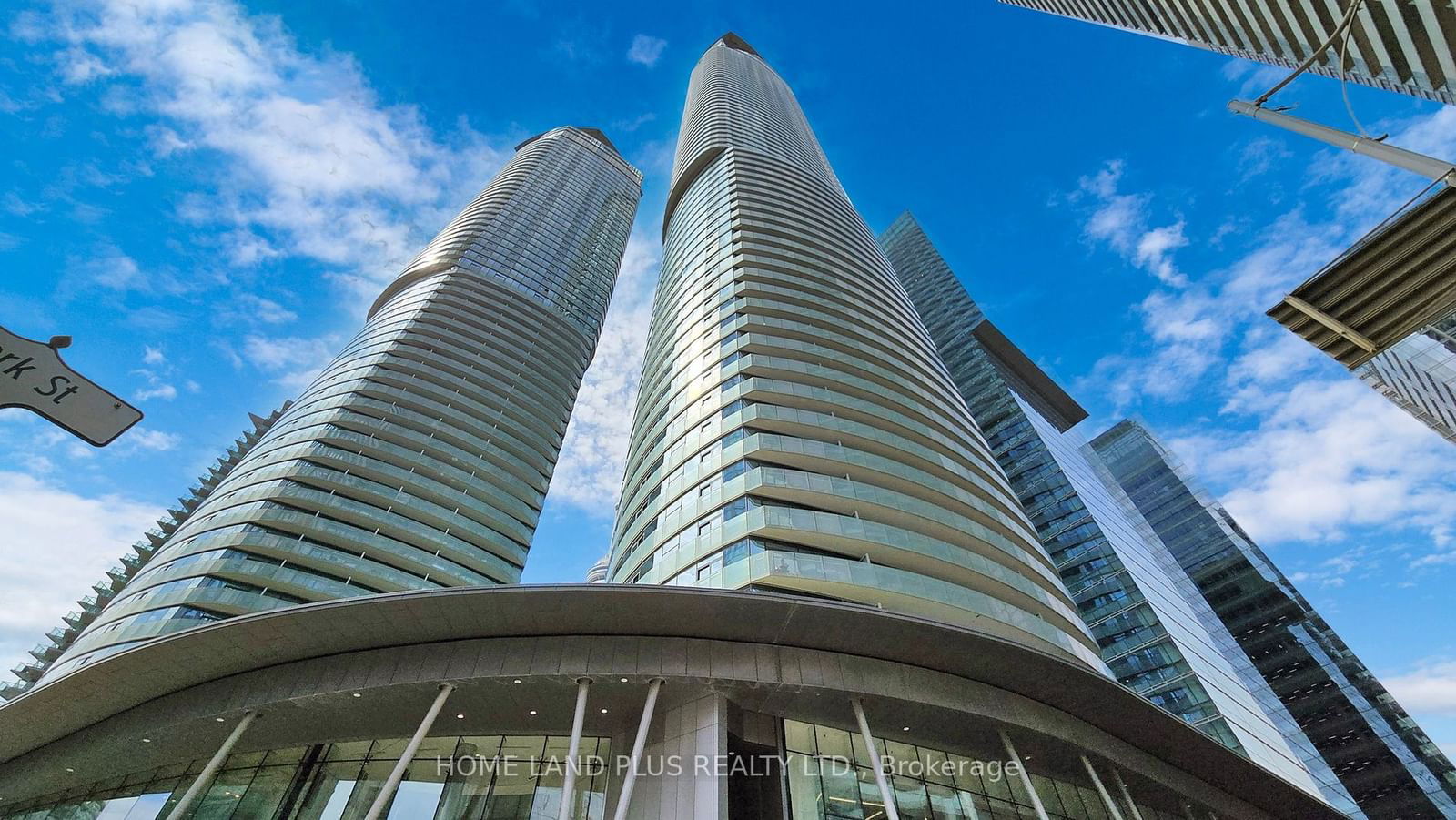 12 York St, unit 2407 for rent - image #1