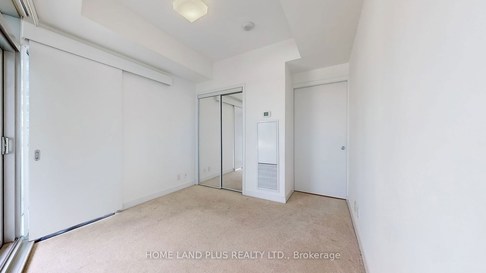 12 York St, unit 2407 for rent