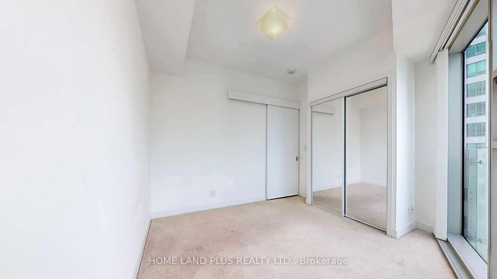 12 York St, unit 2407 for rent - image #27