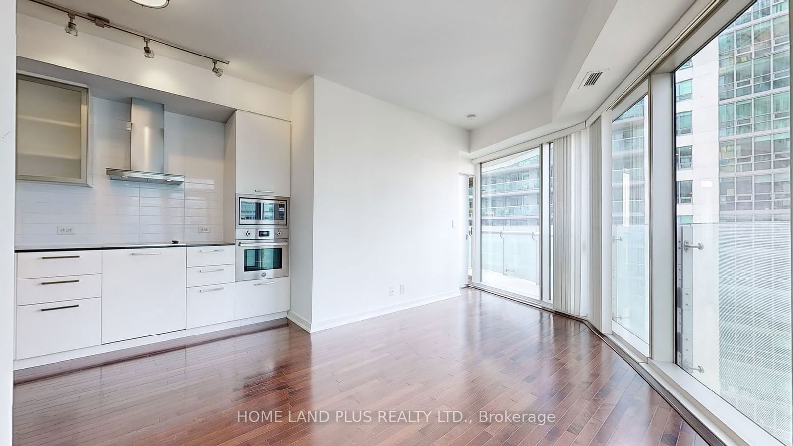 12 York St, unit 2407 for rent - image #6