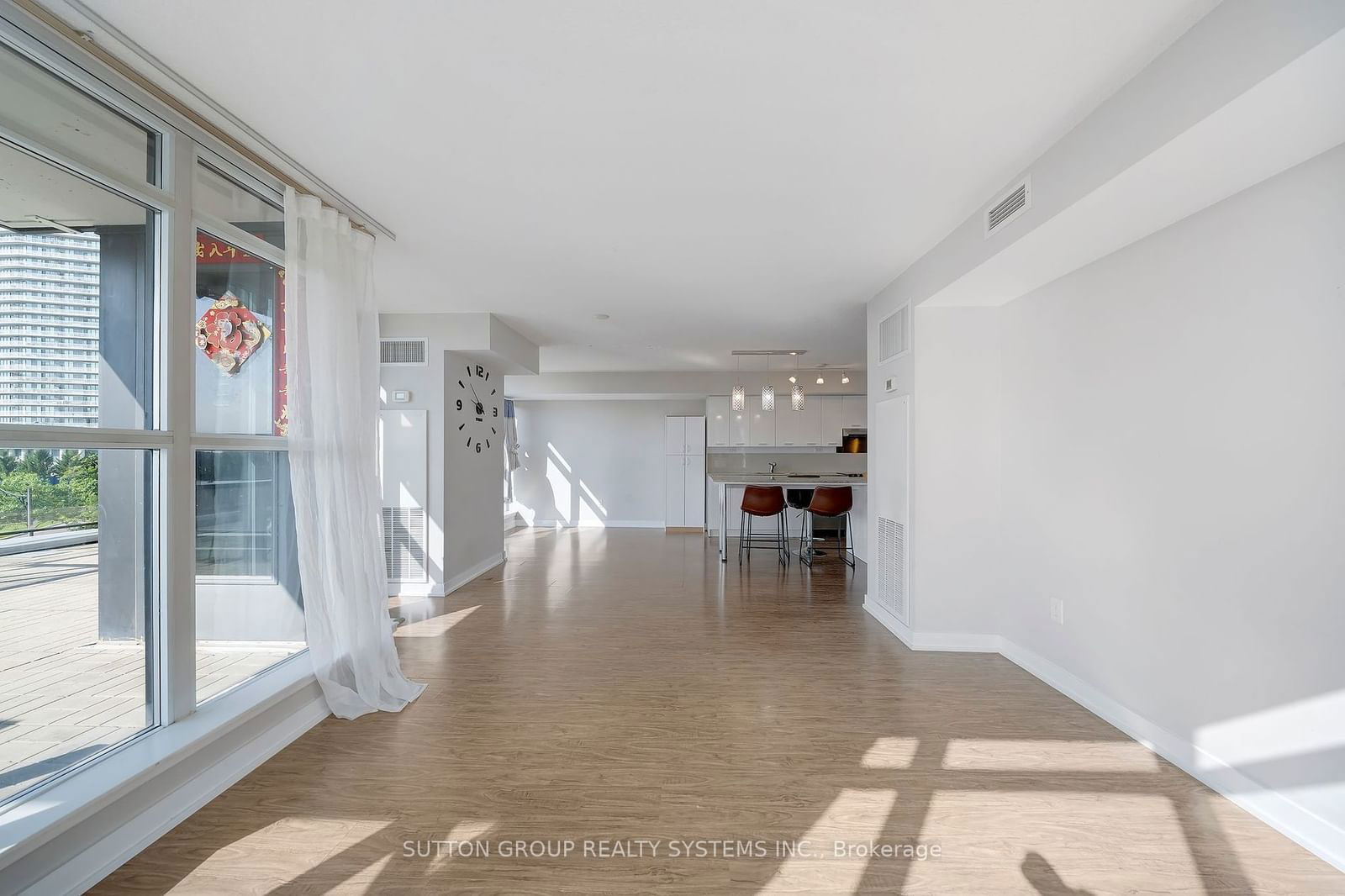 19 Singer Crt, unit 222 for rent - image #10