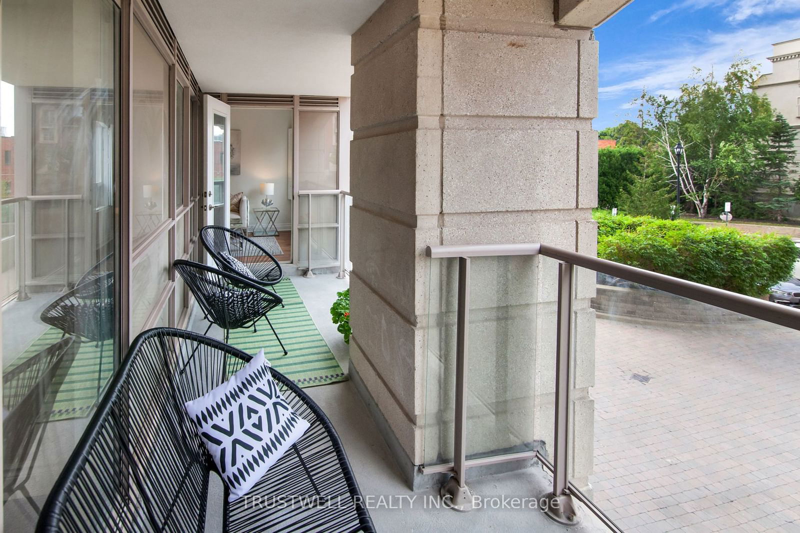 2 Clairtrell Rd, unit 201 for sale - image #29