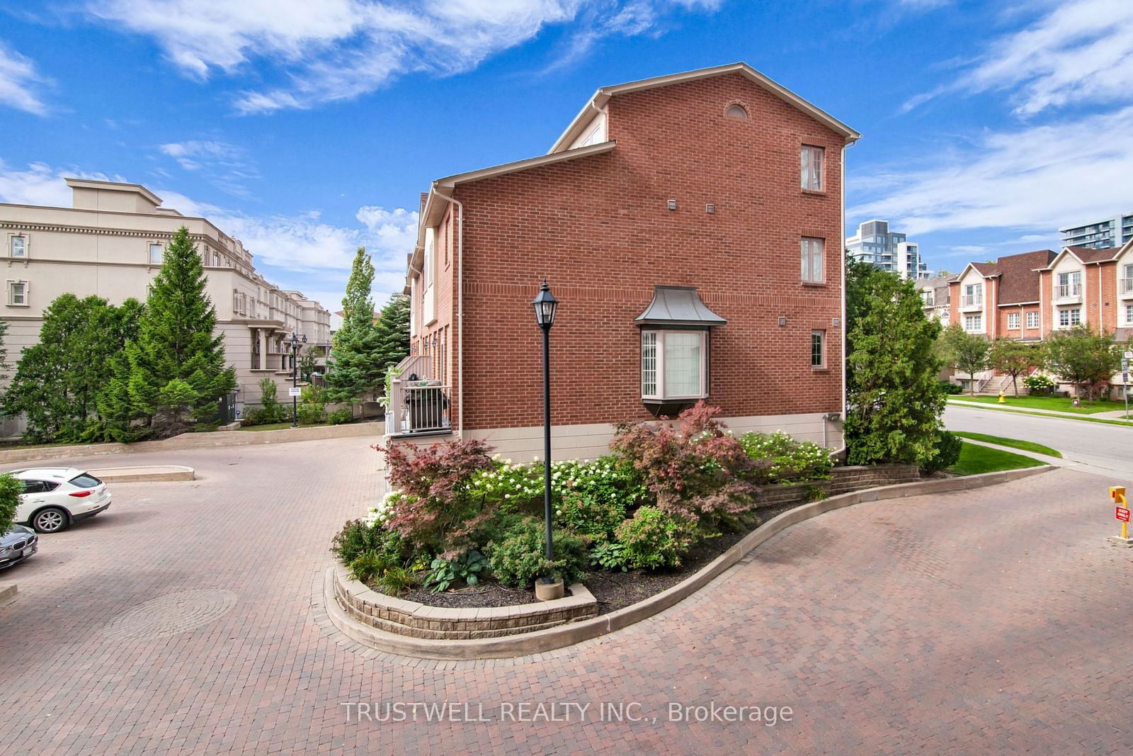 2 Clairtrell Rd, unit 201 for sale - image #30