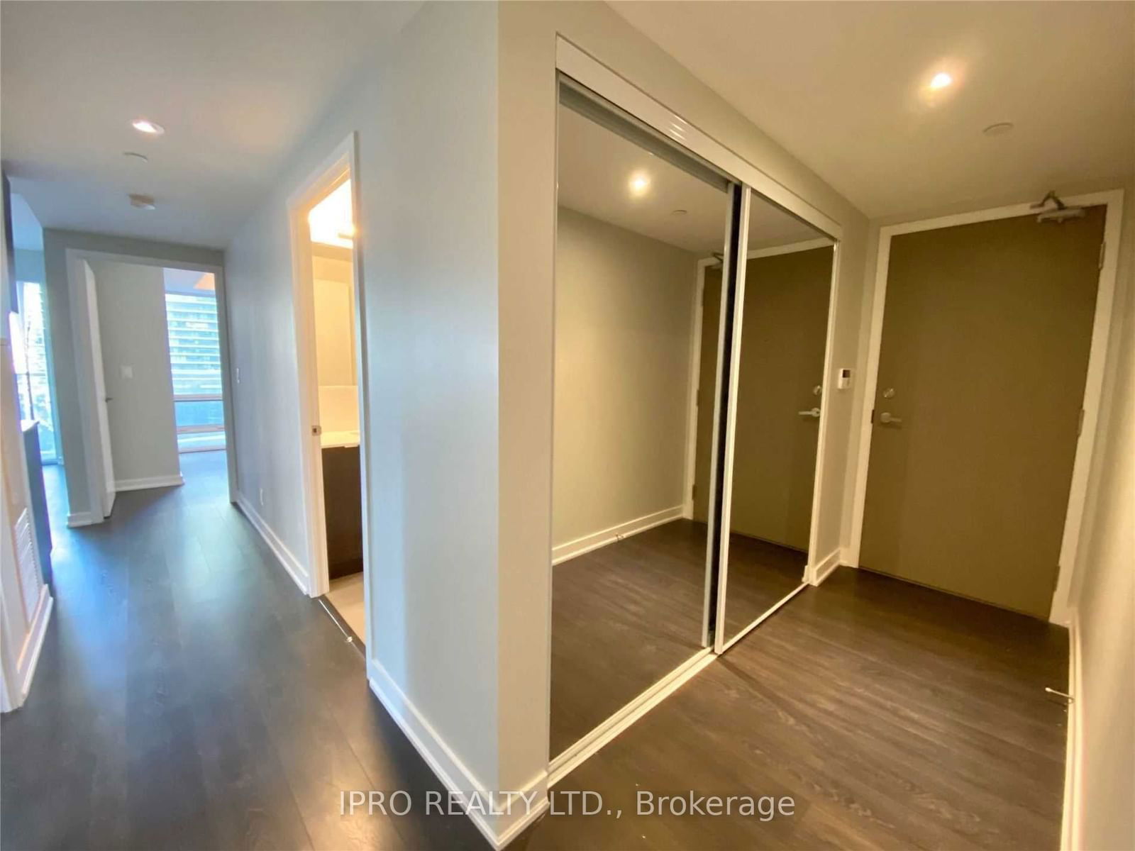 100 Harbour St, unit 1004 for rent - image #2