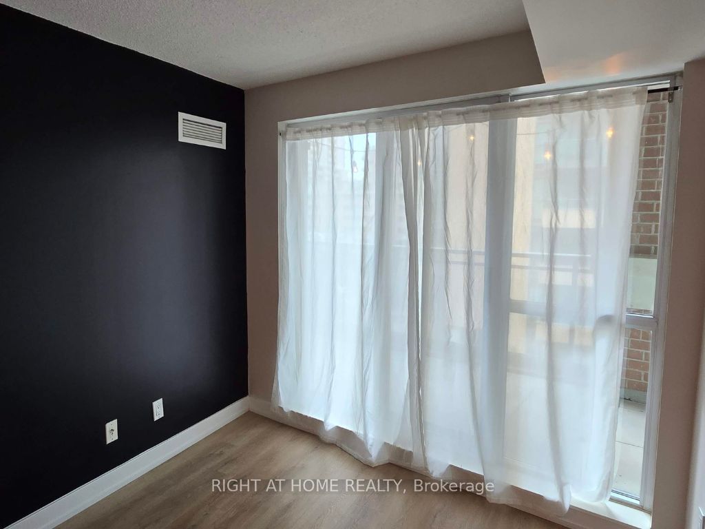 100 Western Battery Rd, unit 207 for rent - image #12