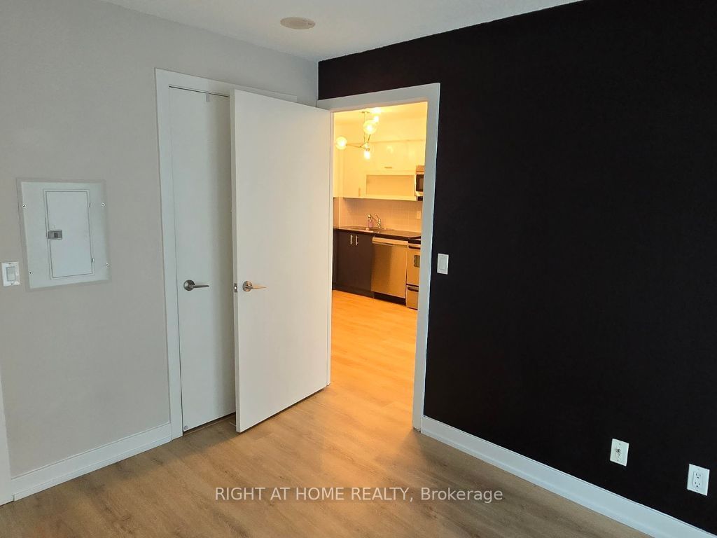 100 Western Battery Rd, unit 207 for rent - image #13