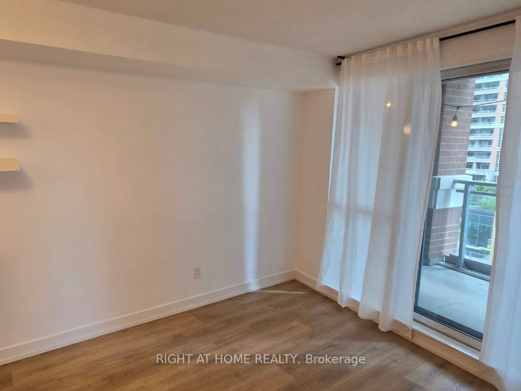 100 Western Battery Rd, unit 207 for rent - image #8