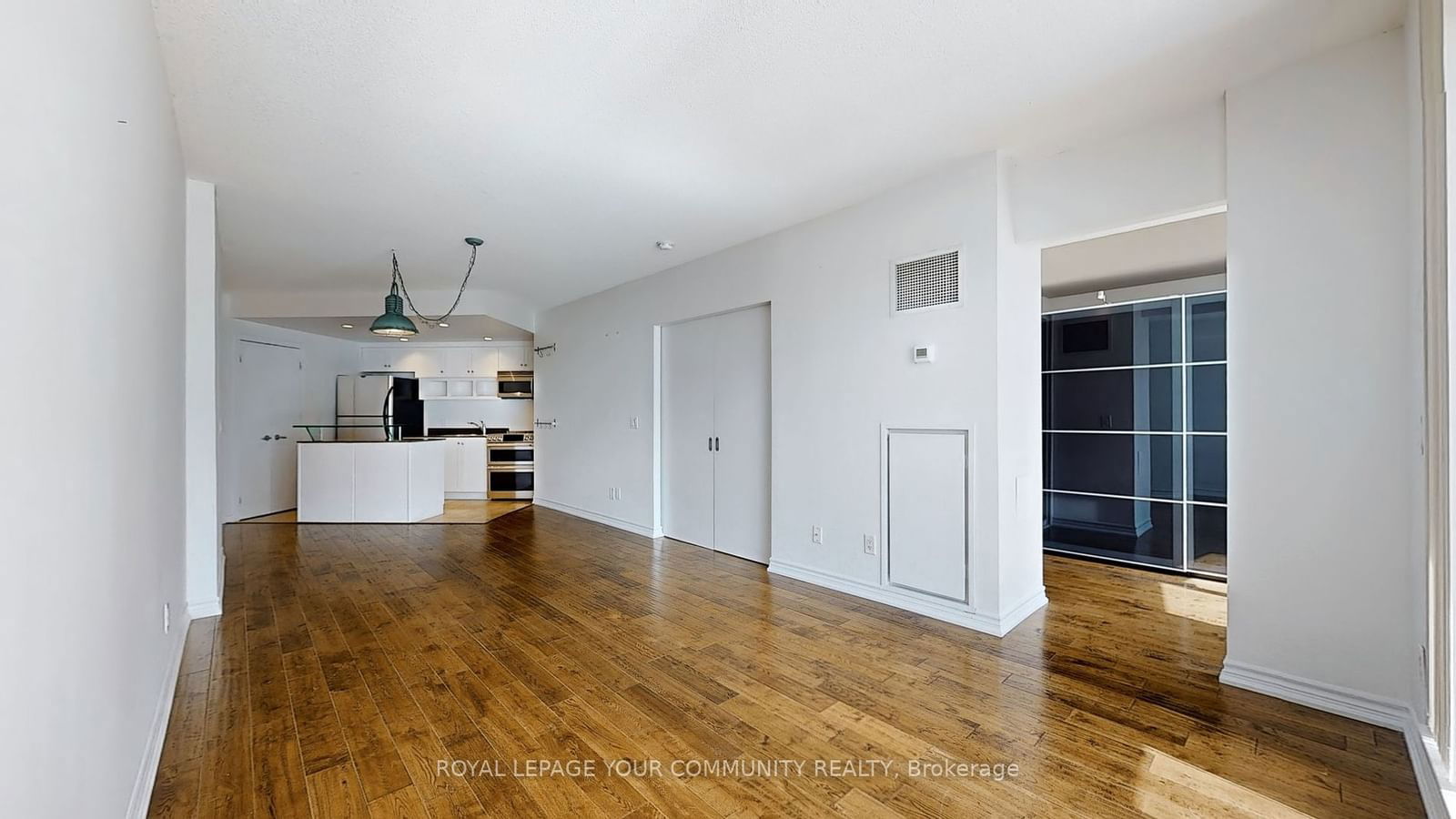 218 Queens Quay W, unit 403 for rent - image #10