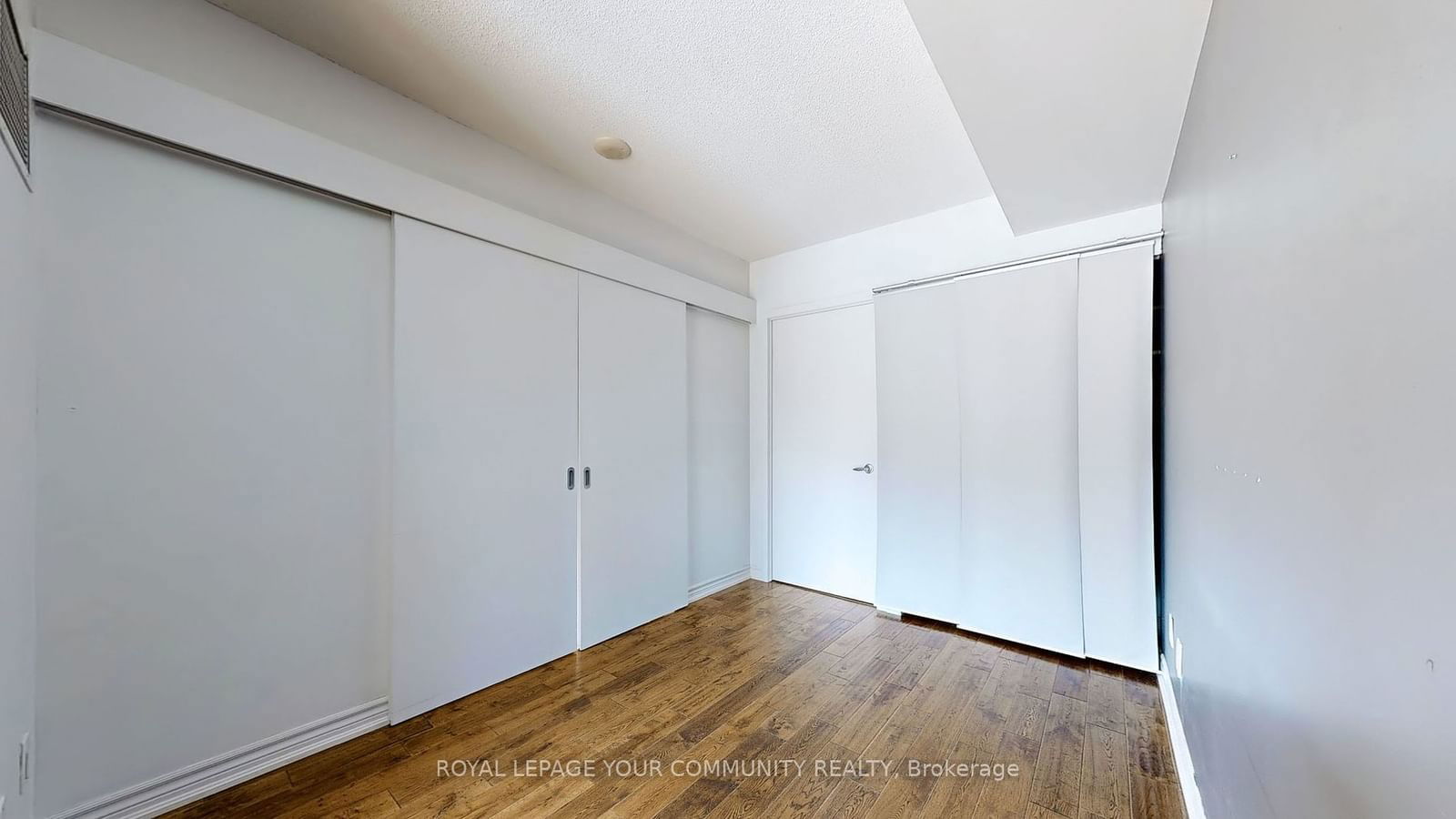 218 Queens Quay W, unit 403 for rent - image #17