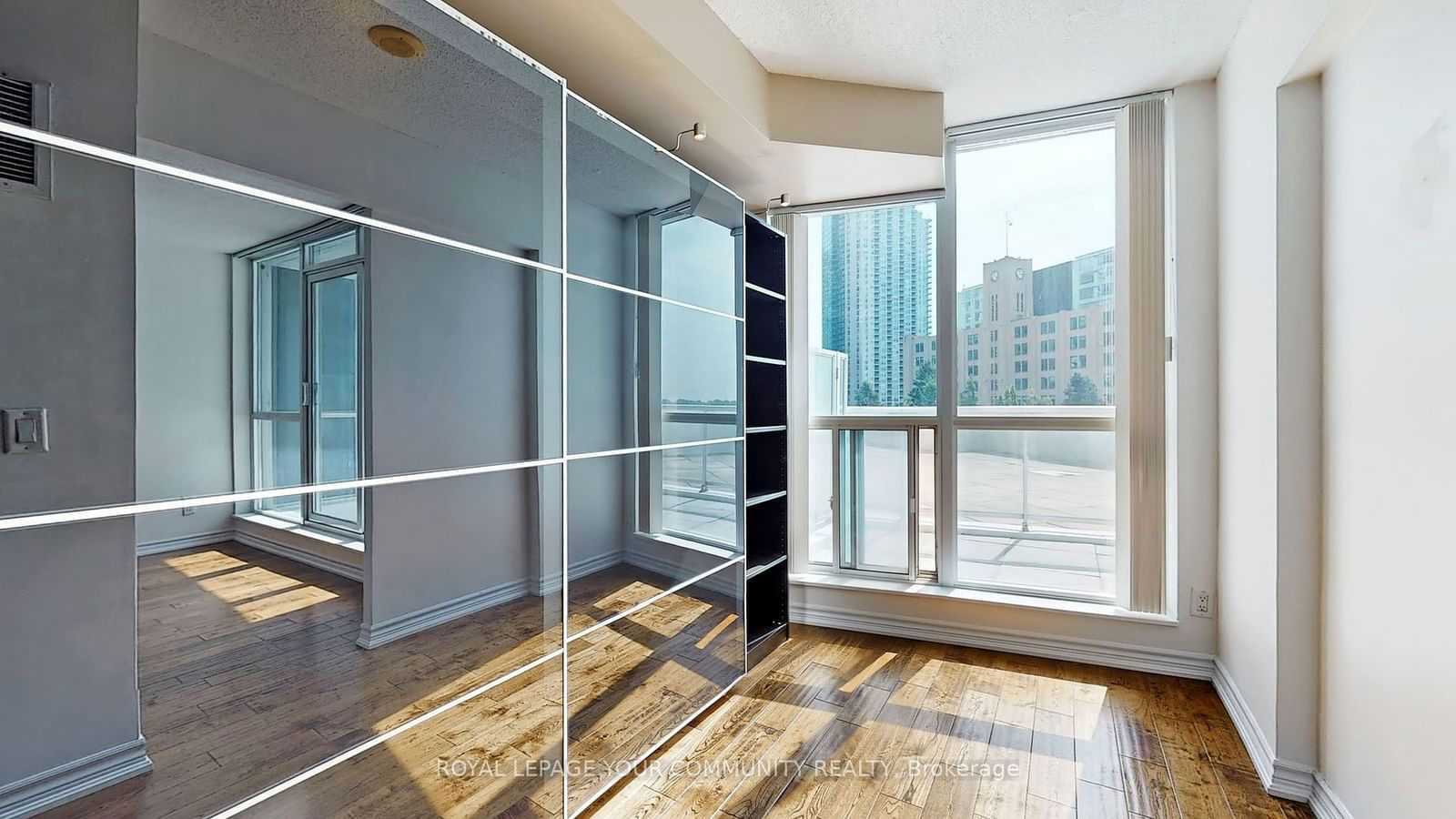 218 Queens Quay W, unit 403 for rent - image #19